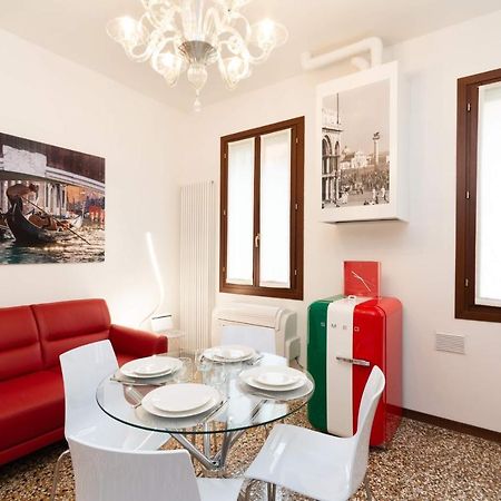 Just Urban Stays - Castello 5067 Boutique Apartment Венеція Екстер'єр фото