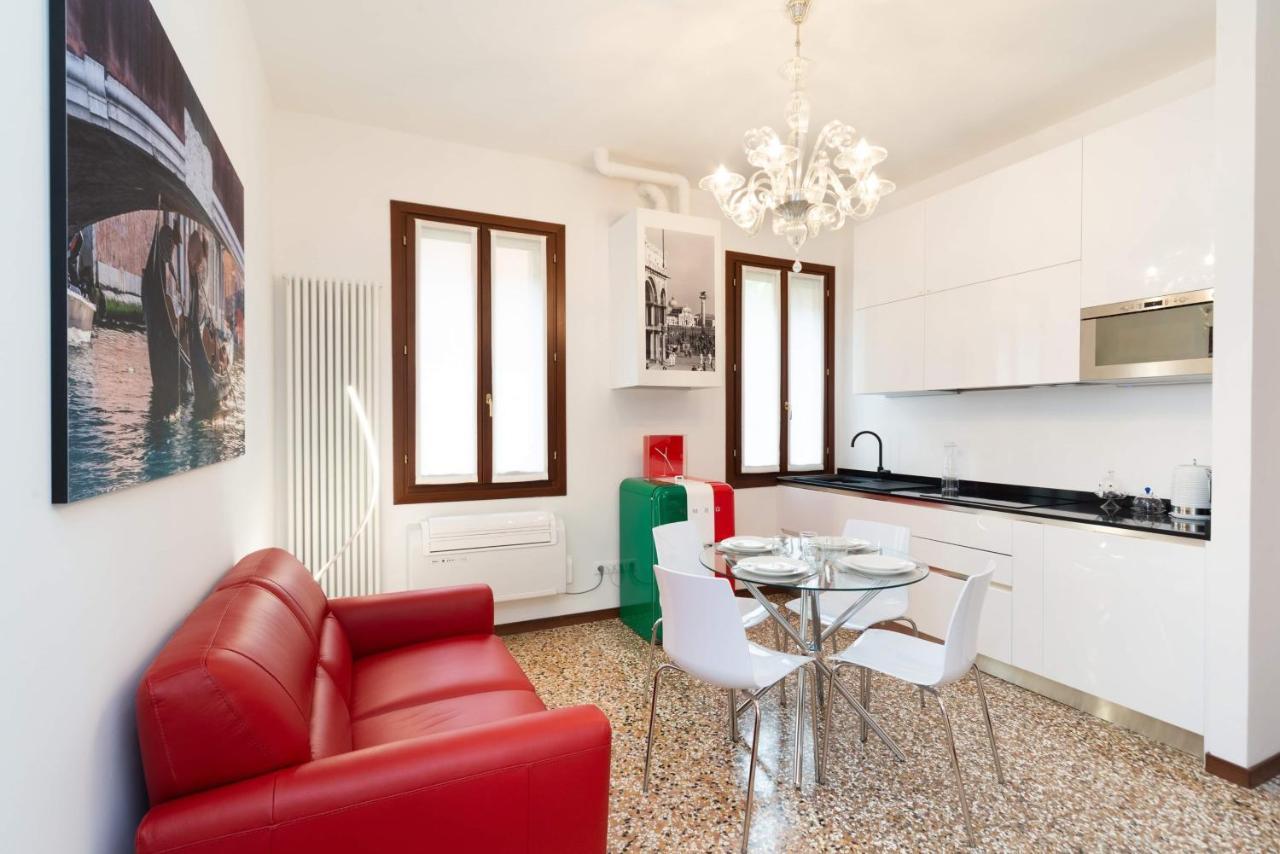 Just Urban Stays - Castello 5067 Boutique Apartment Венеція Екстер'єр фото